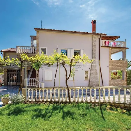 Lovely In With Kitchen Daire *