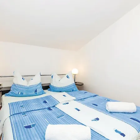 Lovely In With Kitchen *