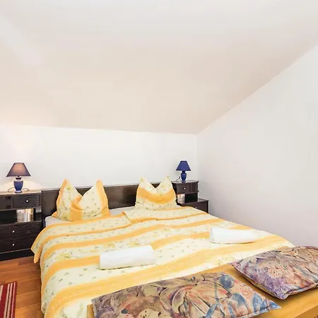 Daire Lovely In With Kitchen *