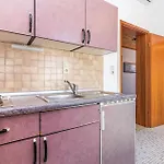 Lovely In With Kitchen 아파트
