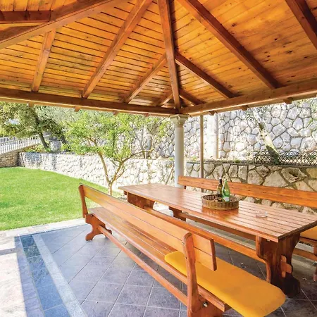 Appartamento Lovely In With Kitchen