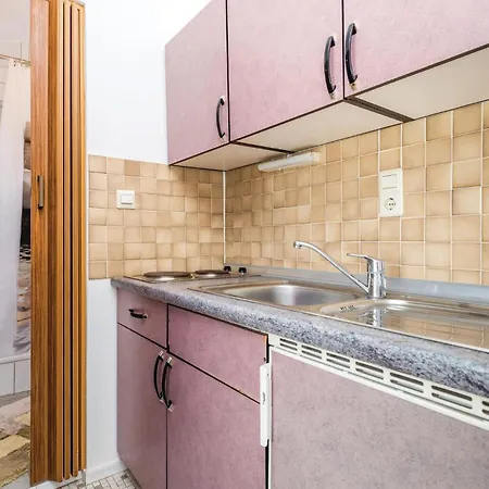 Lovely In With Kitchen Apartament Kampor