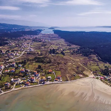 Lovely In With Kitchen דירה *