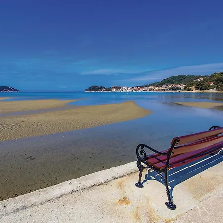 דירה Lovely In With Kitchen