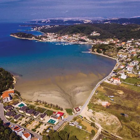 Lovely In With Kitchen 아파트 Kampor