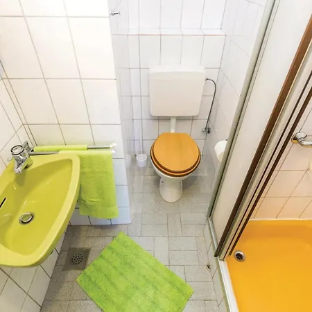 Apartament Lovely In With Kitchen Kampor