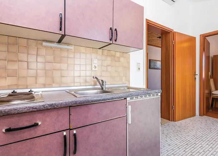 Lovely In With Kitchen Lägenhet
