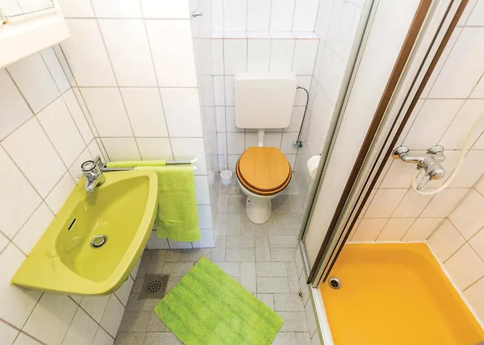 Lägenhet Lovely In With Kitchen Kampor